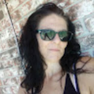 Meet your Posher, Leeann